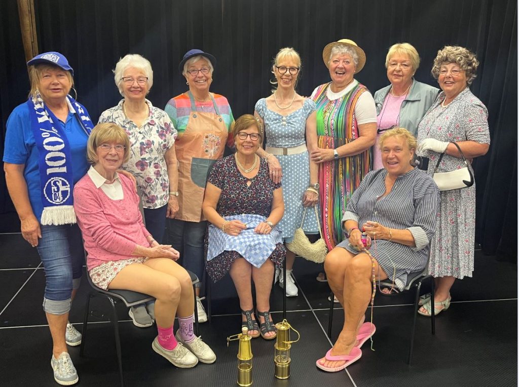 Ensemblefoto des Seniorentheater Essen e.V.